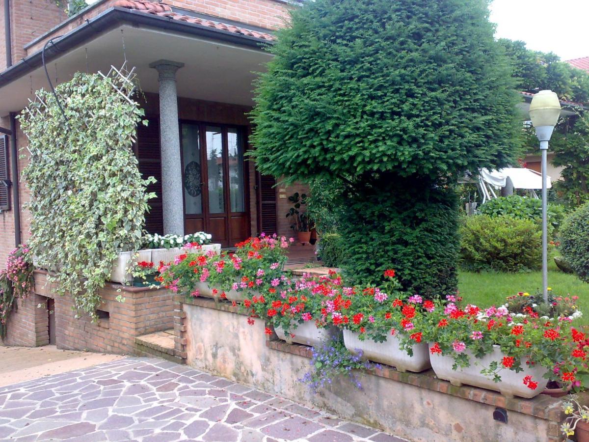 B&B Les Fleurettes Lomazzo Eksteriør billede