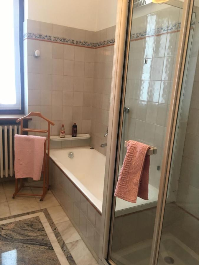 B&B Les Fleurettes Lomazzo Eksteriør billede
